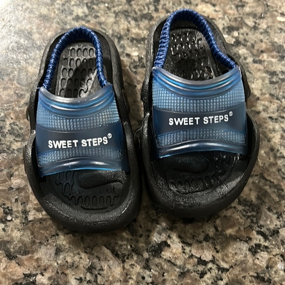 sweet steps Other - Baby boy sandals size 6